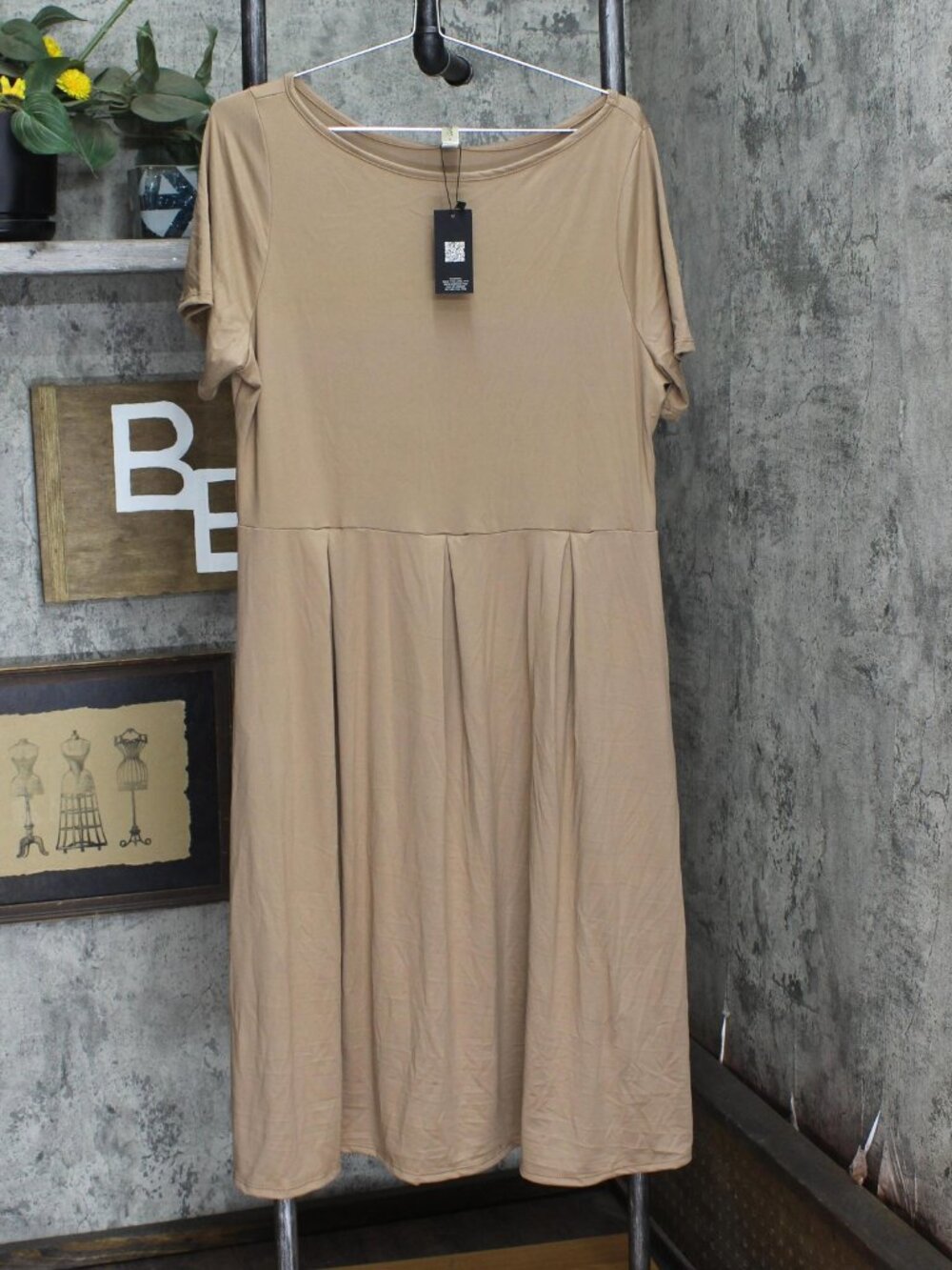 24Seven Comfort Apparel Plus Short Sleeve Midi Dress With Pockets 1X